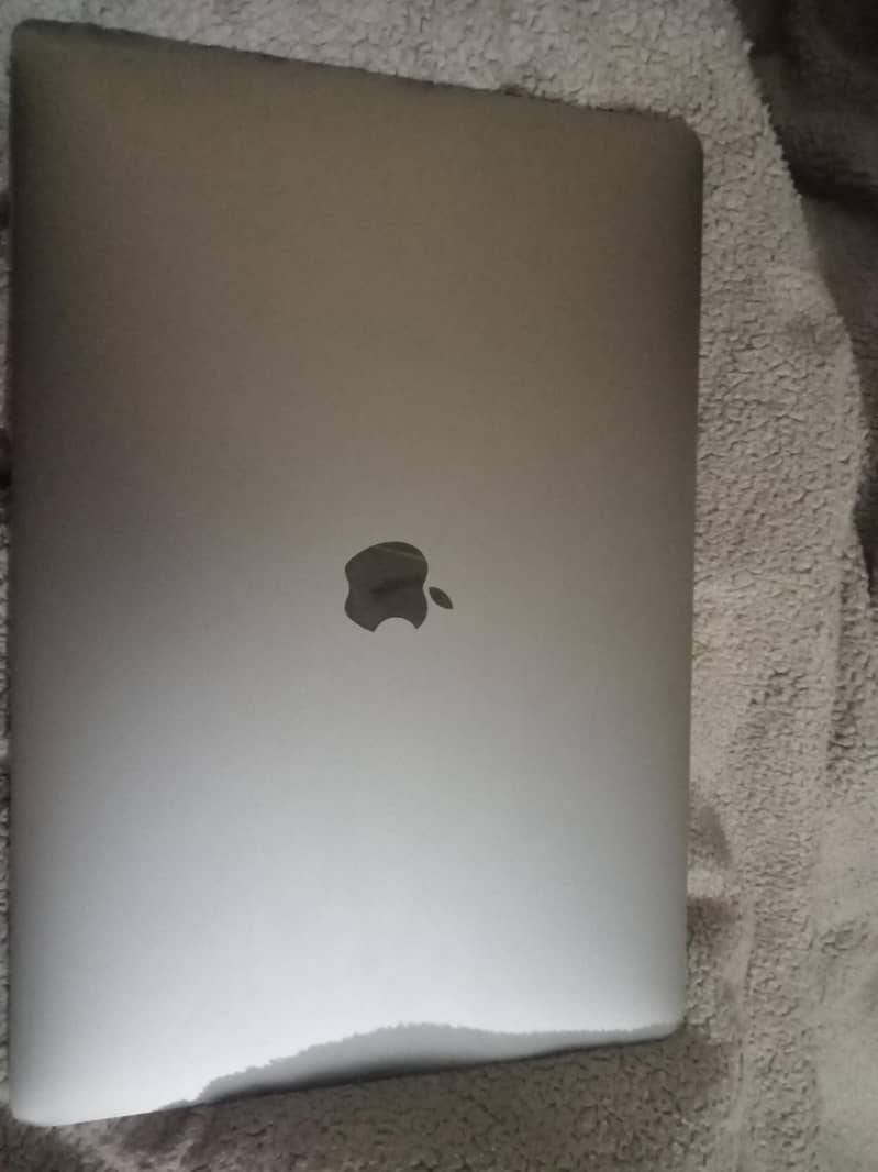 MacBook Pro 1