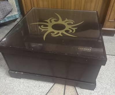 Wooden table un touch condition