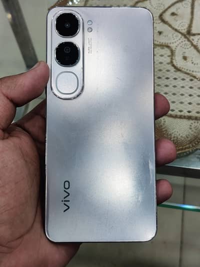 Vivo Y200 8.5/10