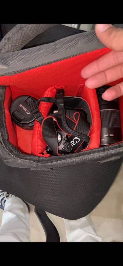 Selling my camera for urgent cash. (Details in description)