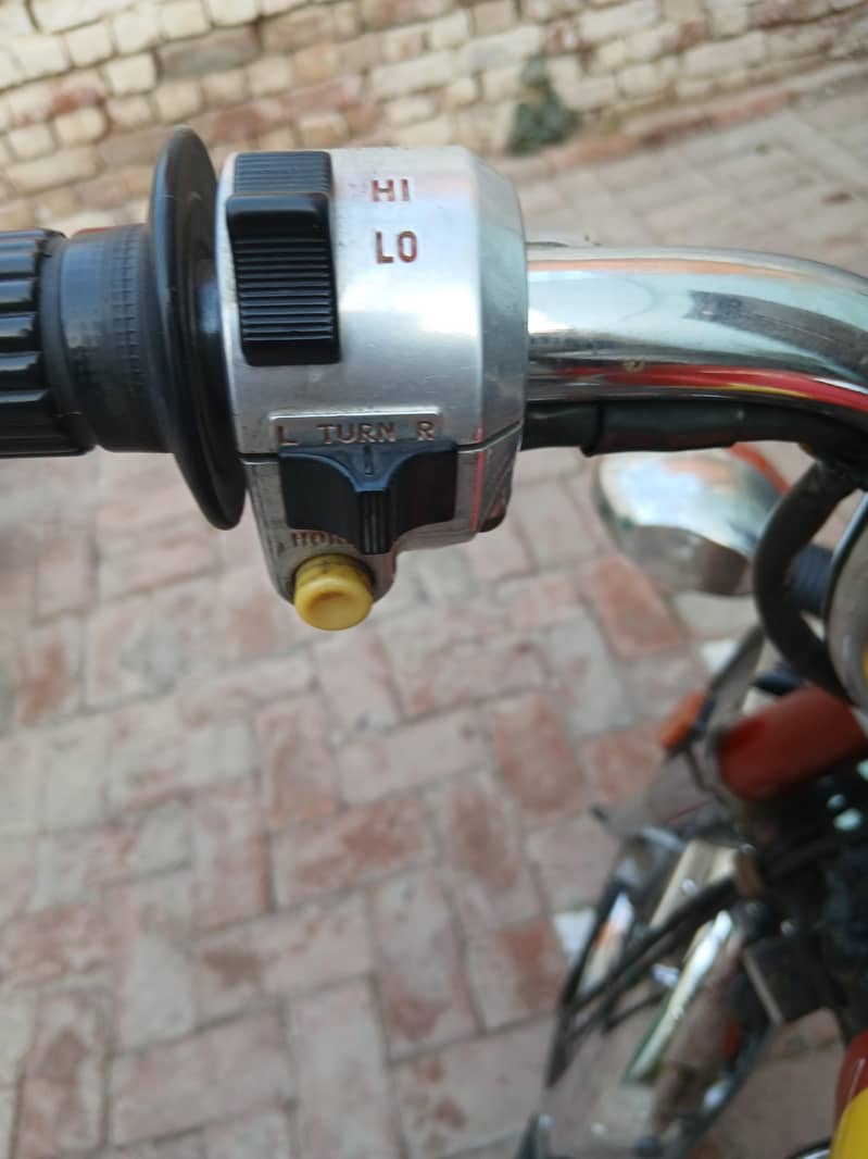 بلکل فٹ ہے کوئی کام نہیں ہے 10