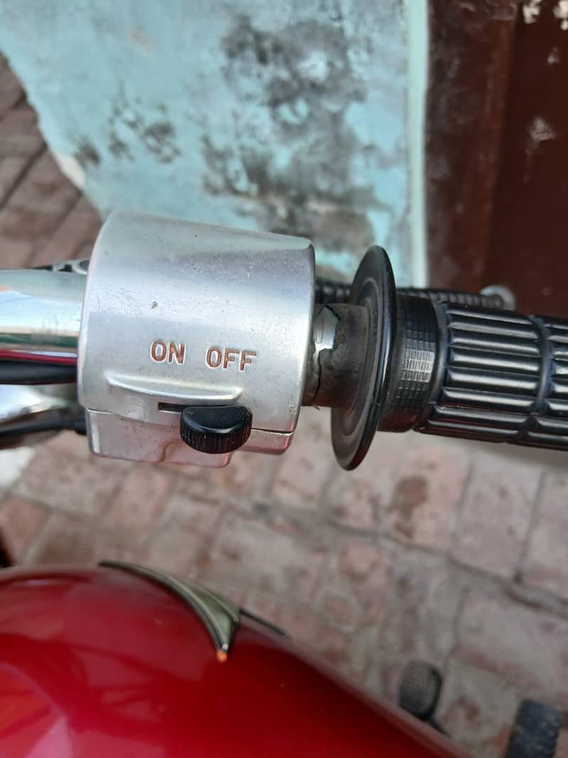 بلکل فٹ ہے کوئی کام نہیں ہے 11