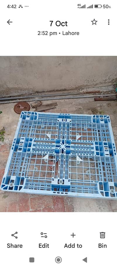 plastic pallets