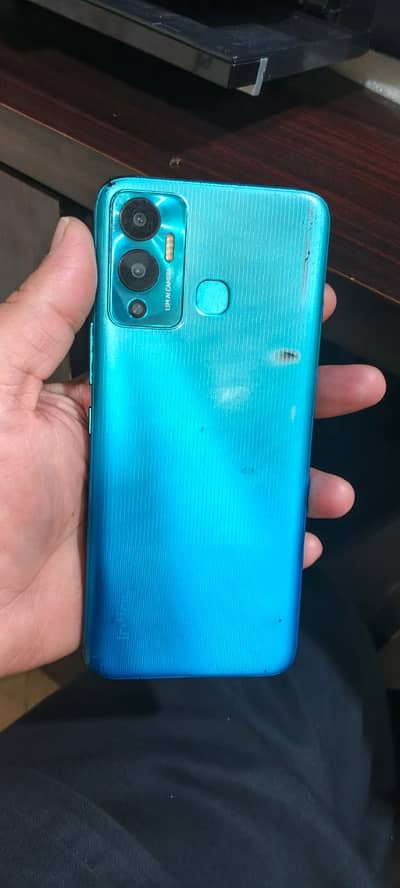 Infinix Hot 12 Play cond 10.9 one hand use awsome 6000 mah battery