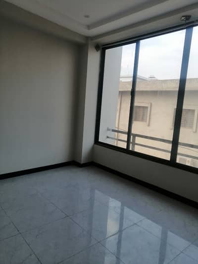 Studio Flat For Rent H13