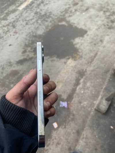 Only Whtsapp contact 03220437547