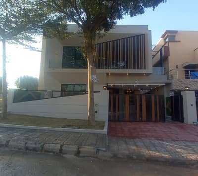 10 MARLA LAKE VIEW DOUBLE UNIT 5 BED ROOM HOUSE FOR SALE