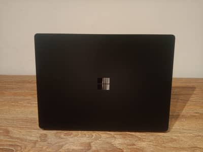 Surface Laptop 3 Intel core i5-10 gen  16GB Ram  256GB SSD