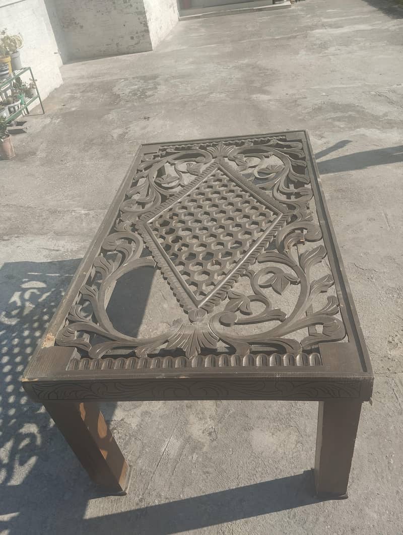 used dining table slightly damaged 3