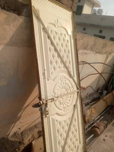 mazboot door mahfooz hoom