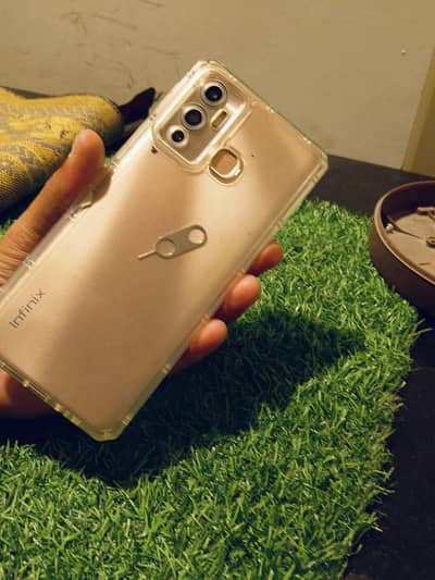 Infinix hot 12 play.