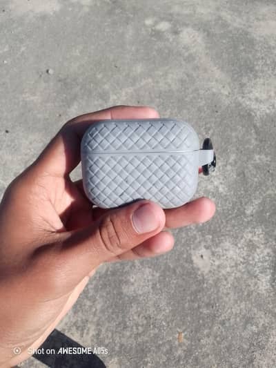 Earbuds New 10/10 With Box And Cover