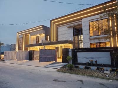 LUXURY DUPLEX PAIR BRAND NEW 1 KANAL HOUSES   Location: IEP Town (Engineers Town), Near Valencia, Lahore  Kya aap apni family ke liye do saath saath bane hue (Side-by-Side) behtareen gharon ki talaash mein hain?