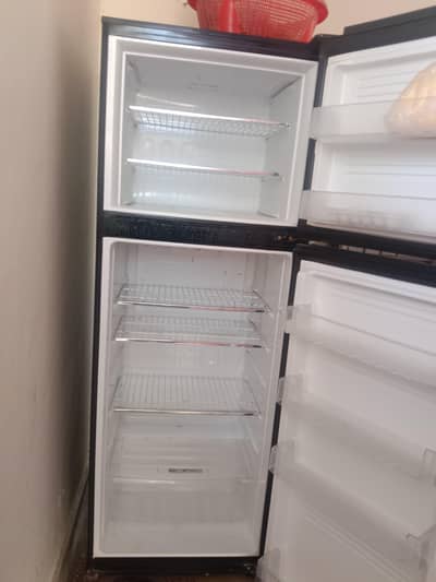 pel full size refrigerator in used