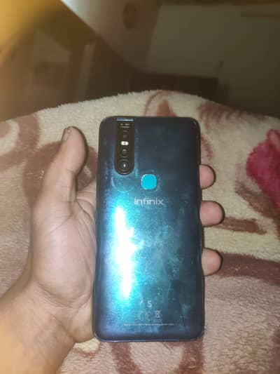 back camera washhona wala ha or touch break ha box nhi a