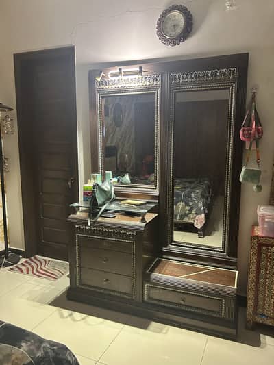 Dressing table
