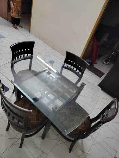 4 seater dining table