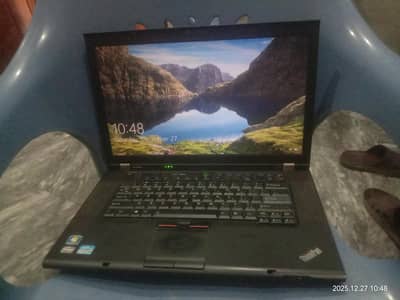 Lenovo laptop Thinkpad 520t and with two speakers free