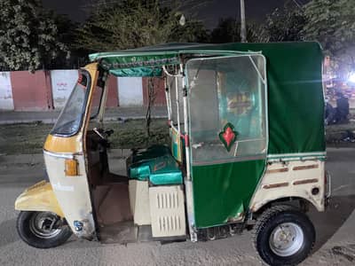 used Riksha munasib keemat per rabta kare