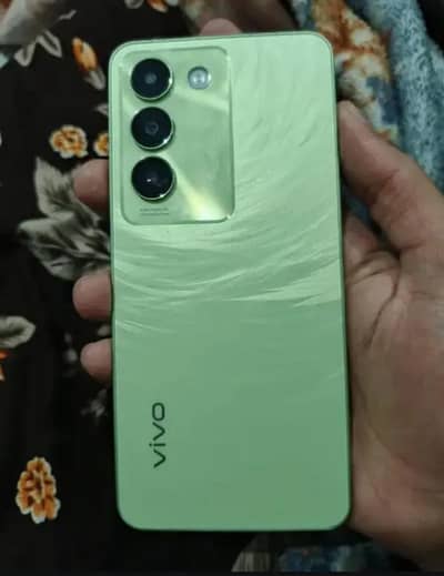 vivo y100