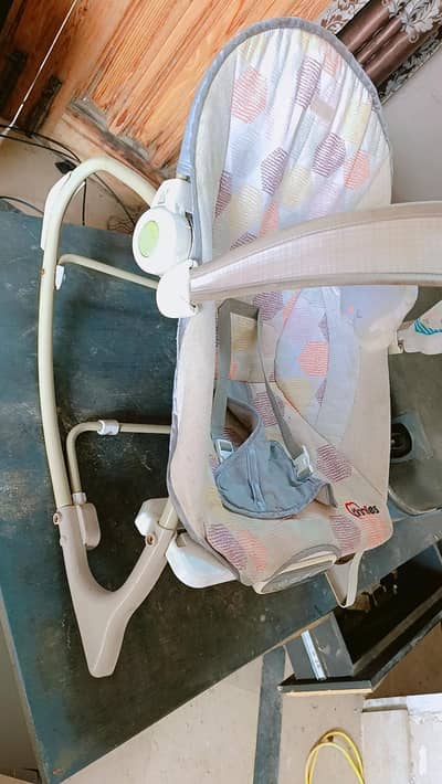 Tinnies baby rocker