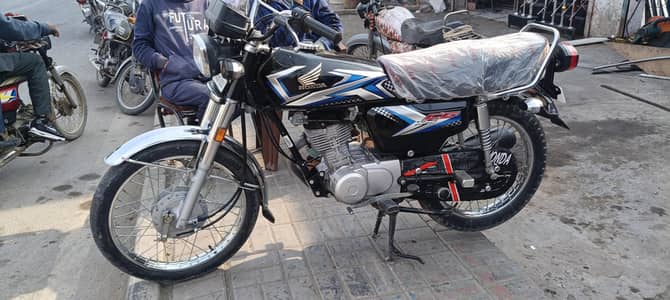 Honda 125 24 model new condition