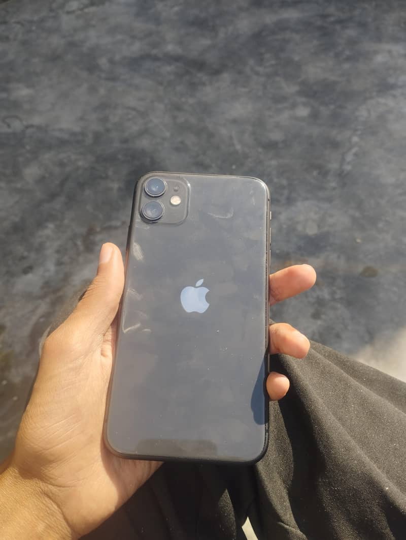 iPhone 11 4