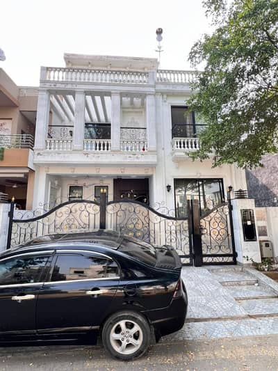 10 Marla Slightly Use House For Sale In Lake City Raiwind Road Lahore