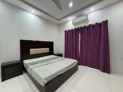 10 Marla House Available For Rent In Jasmine Block Sector C Bahria Town Lahore