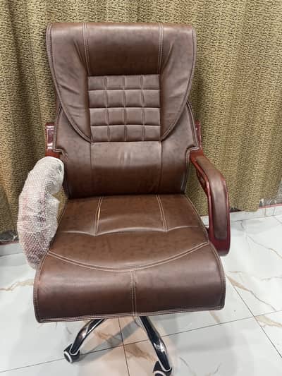 Comfortable Executive Office Chair – Excellent Condition