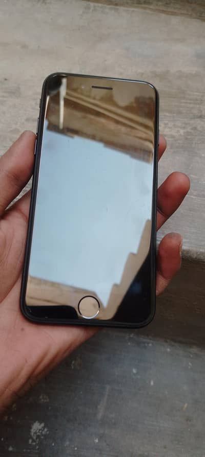 Apple Iphone 7.   (NON PTA)