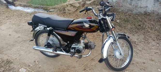 Honda CD 70 by WhatsApp number 03 27 35 83 3 69