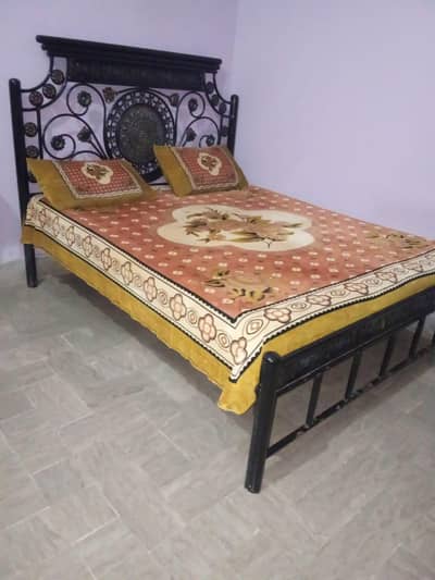 Iron bed set available for sell