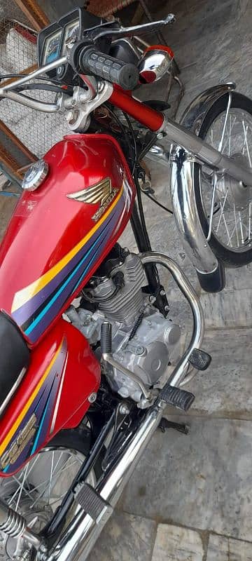 Honda 125 cc model 2012 for sale call me 03460423873