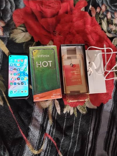 infinix hot 10 4 GB RAM 64 GB rom all ok 10 by 9  only glass break