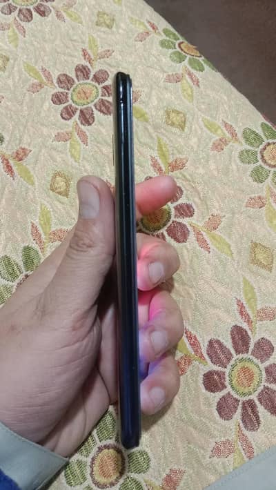 vivo mobile fresh condeshion 3 gb 64 gb pta aproved 03709504639