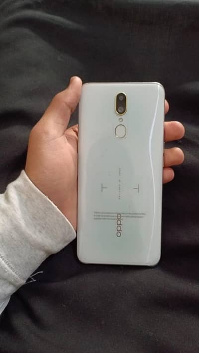 Oppo F11