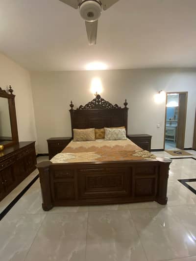10 MARLA NEW BUNGALOW FOR SALE IN BAHRIA TOWN LAHORE GOOD LOCATION