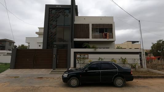 Avail Yourself A Great Prime Location 400 Square Yards House In Gulshan-e-Maymar - Sector W