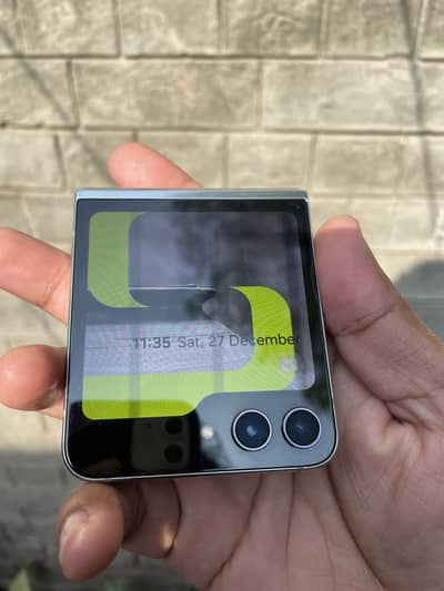 Z Flip 5 10/10 condition