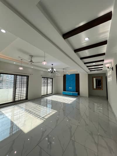 Spacious Apartment for Rent in Askari 11 B Block