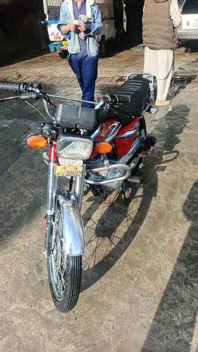 Honda 125 bike