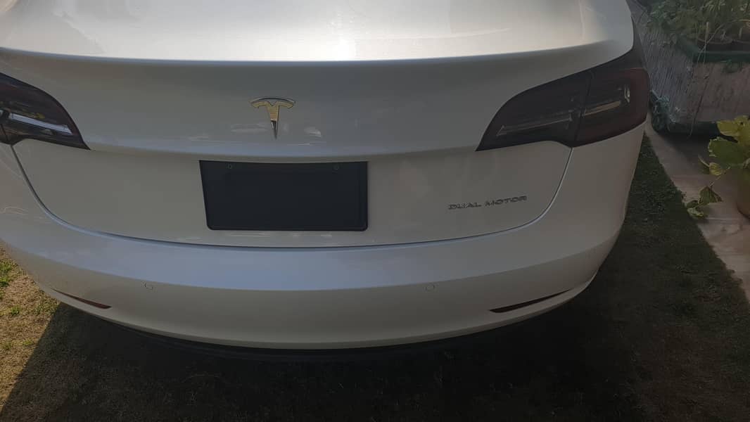 Tesla Model 3 4