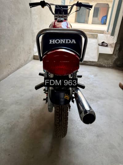 Cg 125 2017 model red mint condition