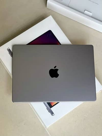 Apple MacBook Pro M2 Max