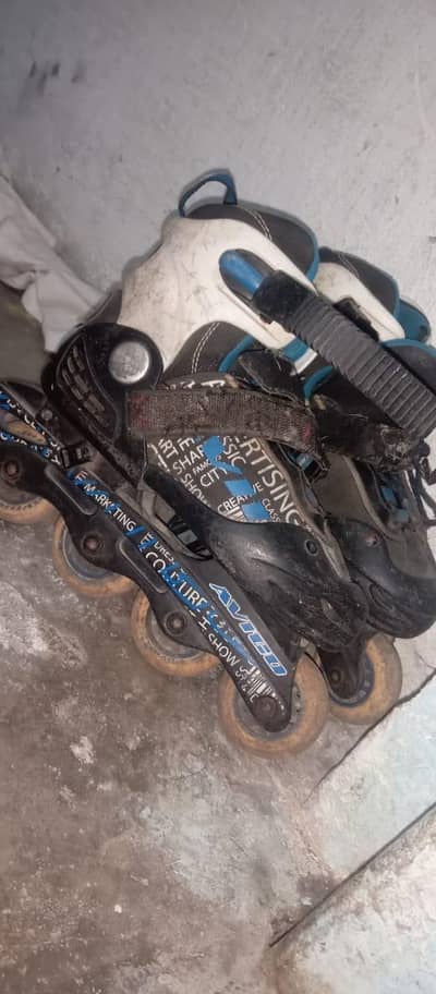 sakting shoes.                    size. 12; year old child