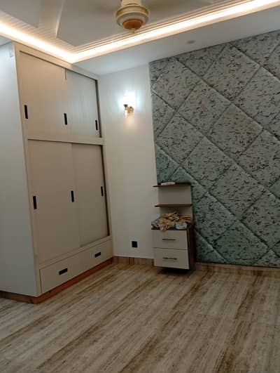 10 Marla brand new first entry house for rent orginal pics