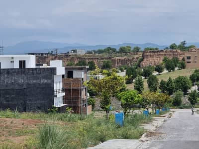 1 Kanal Plot For Sale 80% Develop Roads Are Ready