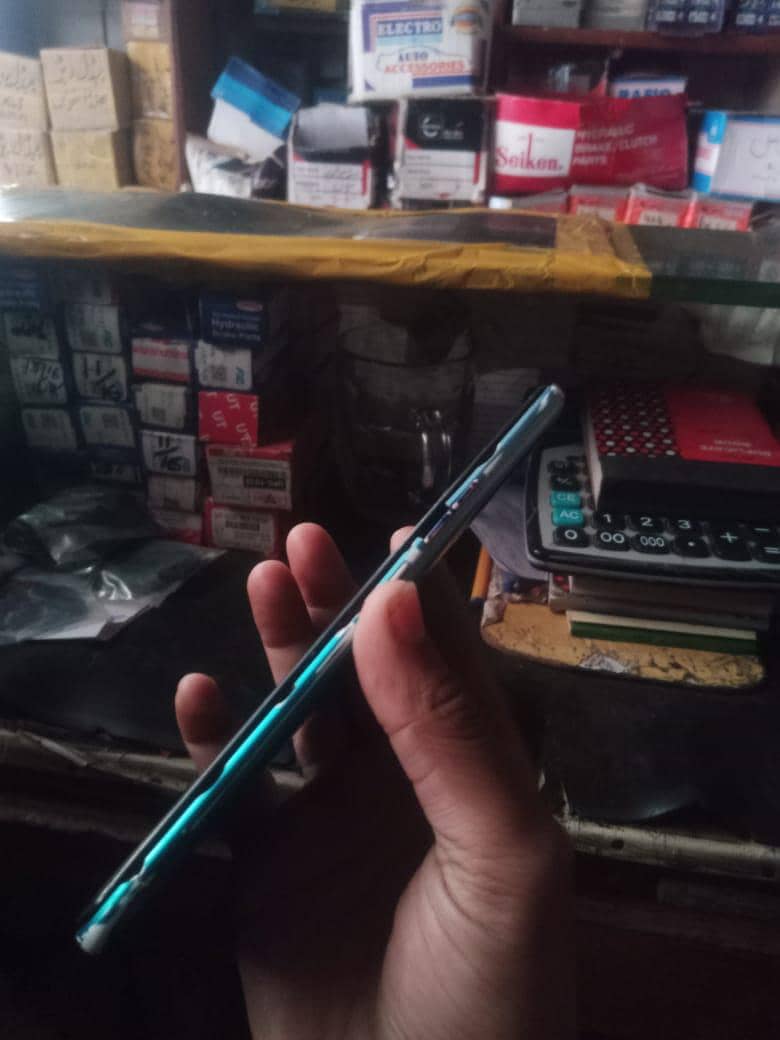 Tecno Spark 5 pro 0