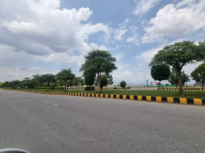 DHA PHASE 6 SECTOR B3 PLOT AVAILABLE FOR SALE NEAR CENTRAL PARK